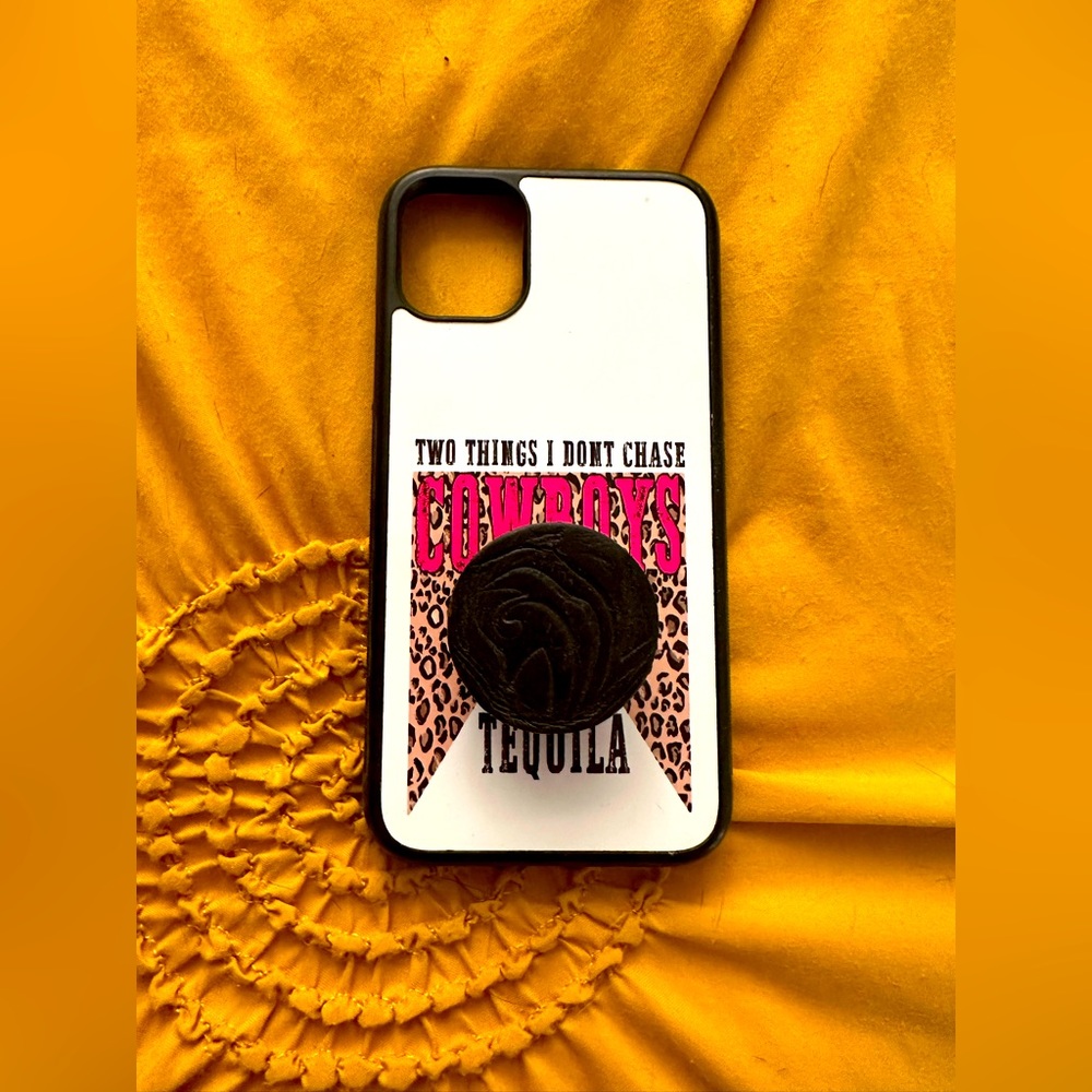 iPhone 11 case with pop socket